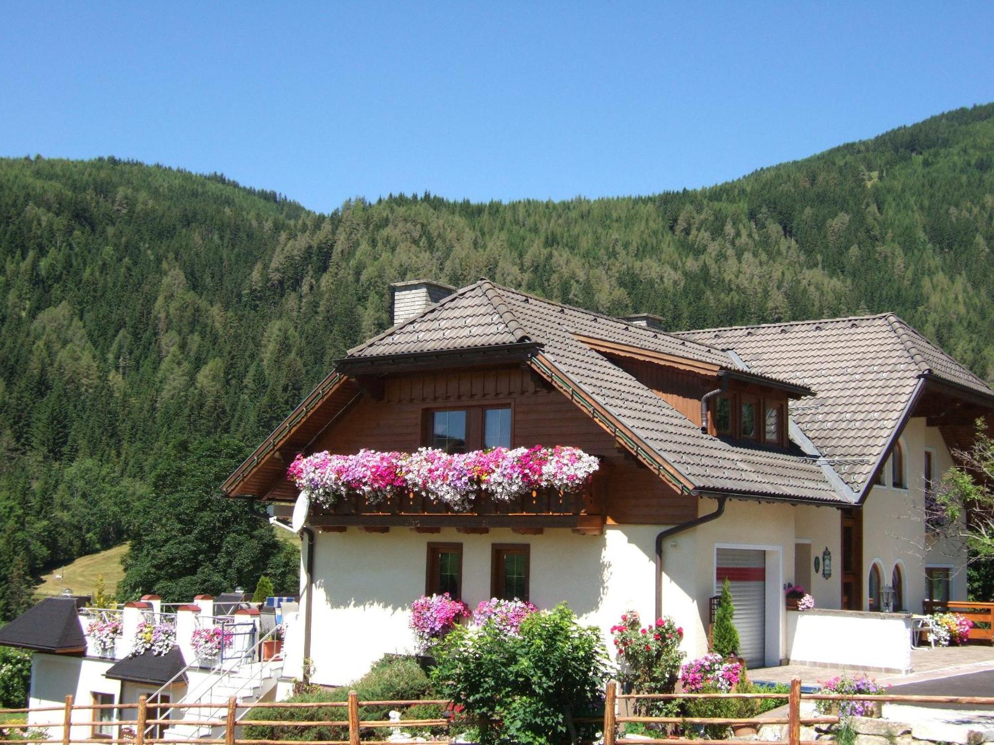 Lungau Apartment - Ferienwohnung Haus Esl Hintergöriach Екстериор снимка